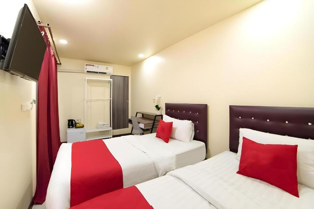 5 Diamond Hotel Bangkok Exterior photo